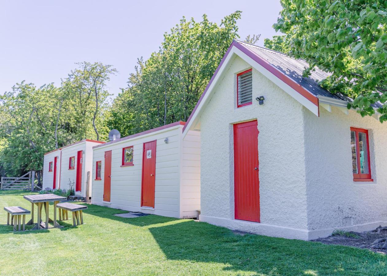 Mount Cook Station Huts Hotel Lake Tekapo Eksteriør billede
